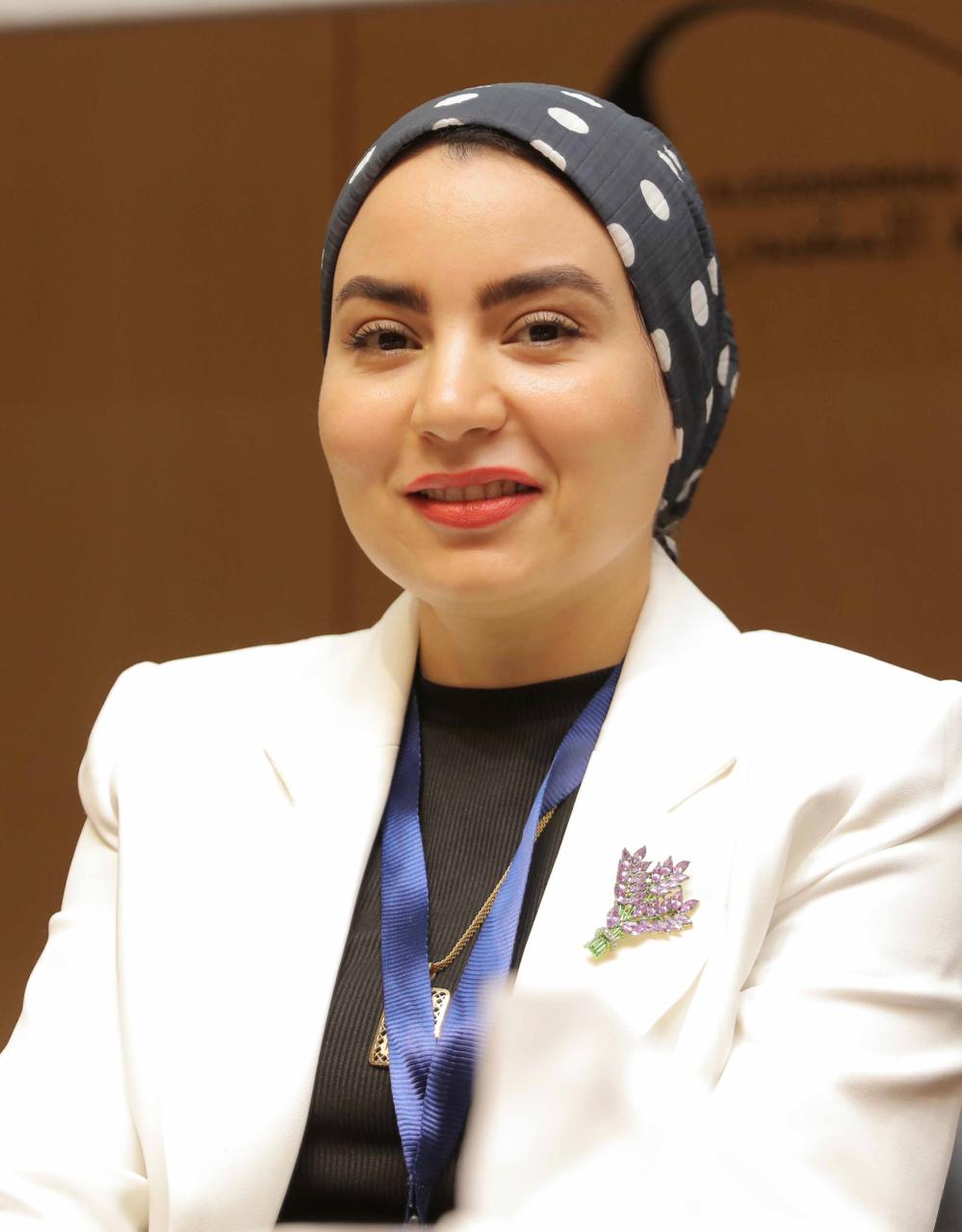 أسماء عبد العزيز