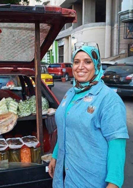كيف خرجت النساء للعمل في شوارع مصر؟