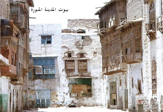 4- رسول الله يخط دور المدينة